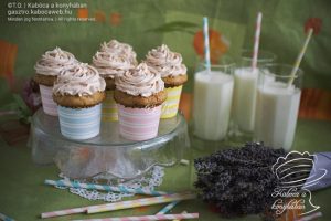 Áfonyás-levendulás cupcake